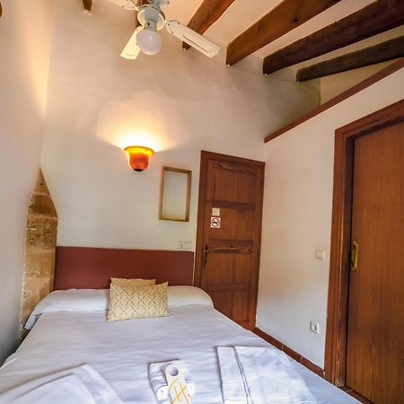 Petit Hotel Hostatgeria La Victoria Алькудия Экстерьер фото