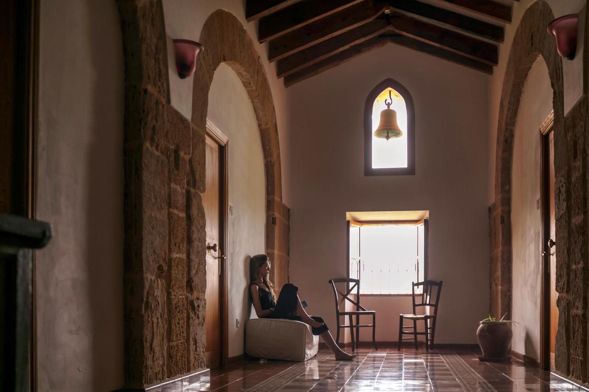 Petit Hotel Hostatgeria La Victoria Алькудия Экстерьер фото